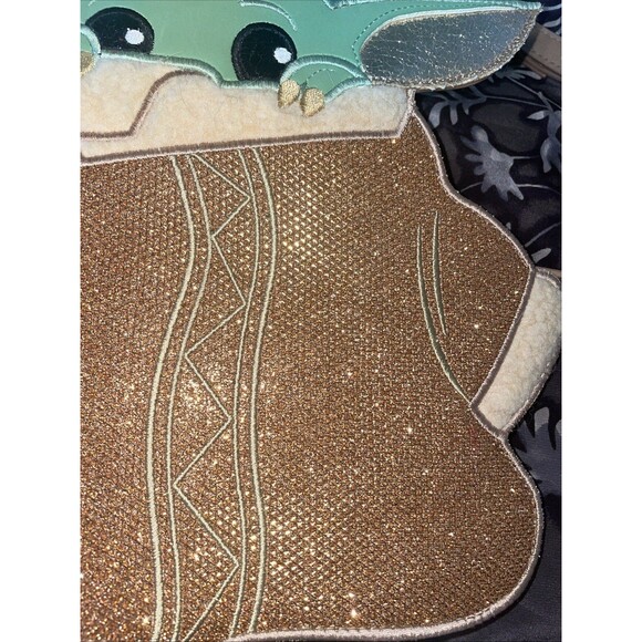 Danielle Nicole Star Wars Mandalorian Grogu Baby Yoda Crossbody Bag Purse Euc - Picture 4 of 15